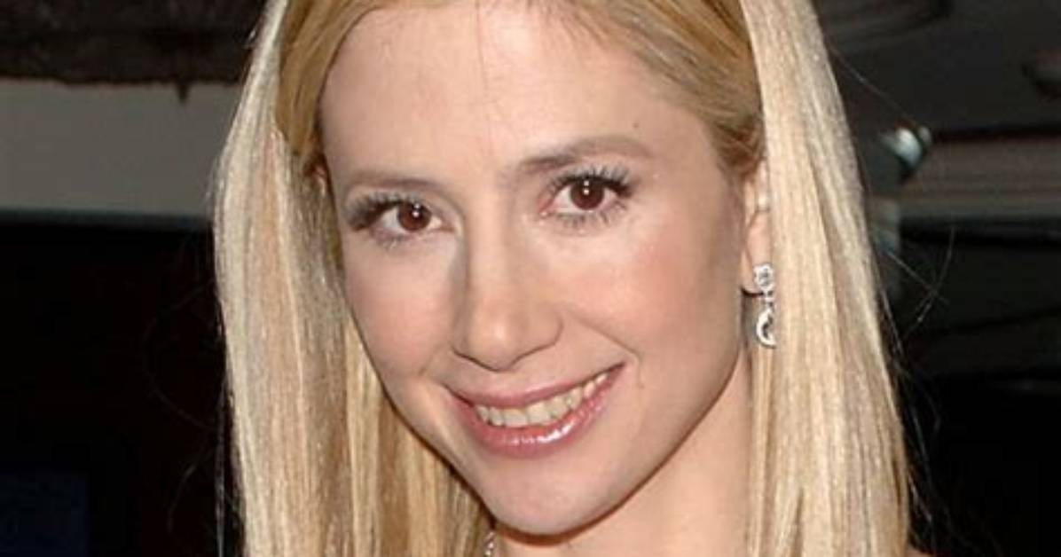 Acclaimed Actress Mira Sorvino: an Inspiring Journey in Hollywood