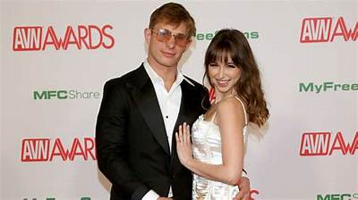 Who Is Pasha Petkuns Dating Now